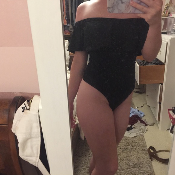 Guess off the shoulder black onzie - Picture 1 of 6